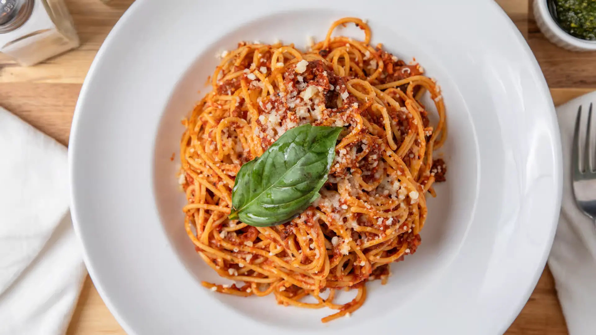 Green Pizza Calgary - Italian pizzeria on International Avenue in Forest Lawn